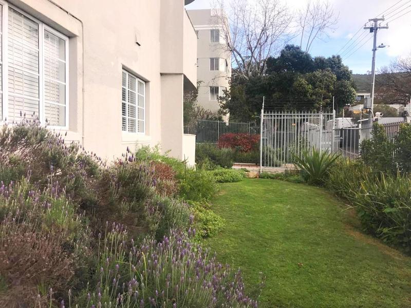 2 Bedroom Property for Sale in Tamboerskloof Western Cape